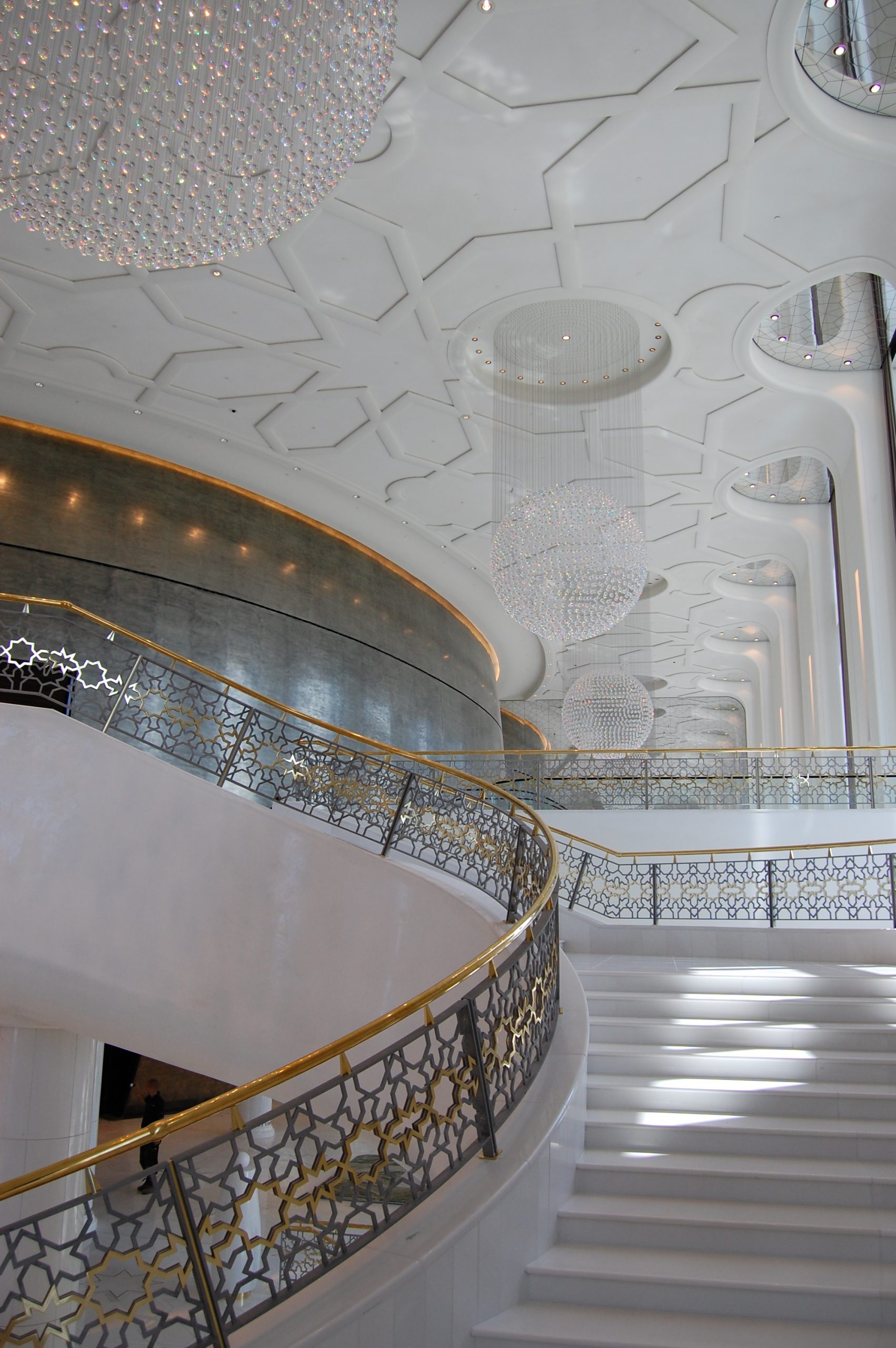 réalisation sur-mesure d'éléments en staff pour édifices de prestige