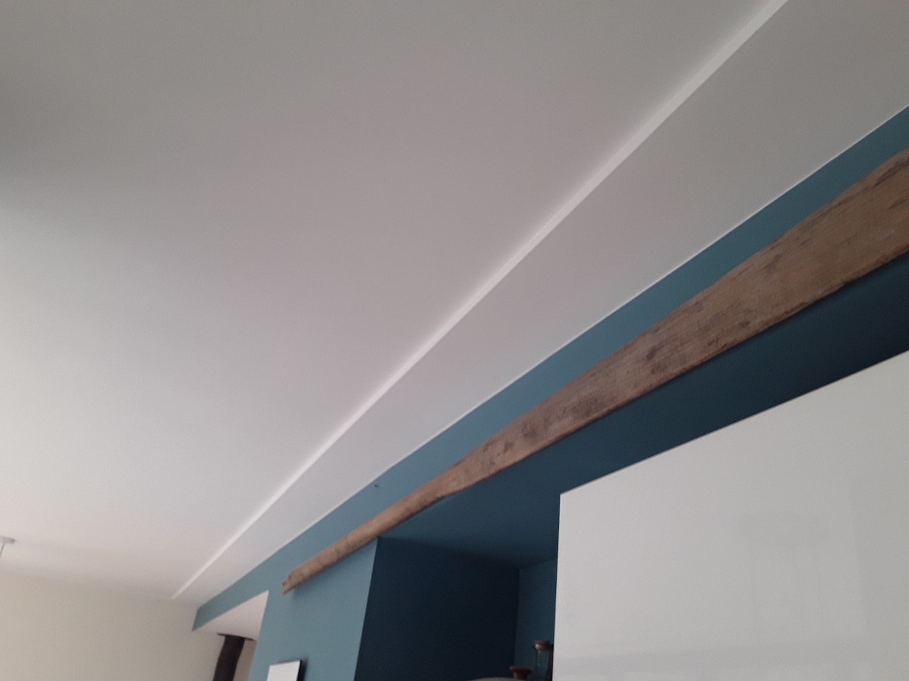 Bord propre en staff a coller sur le perimetre de la piece