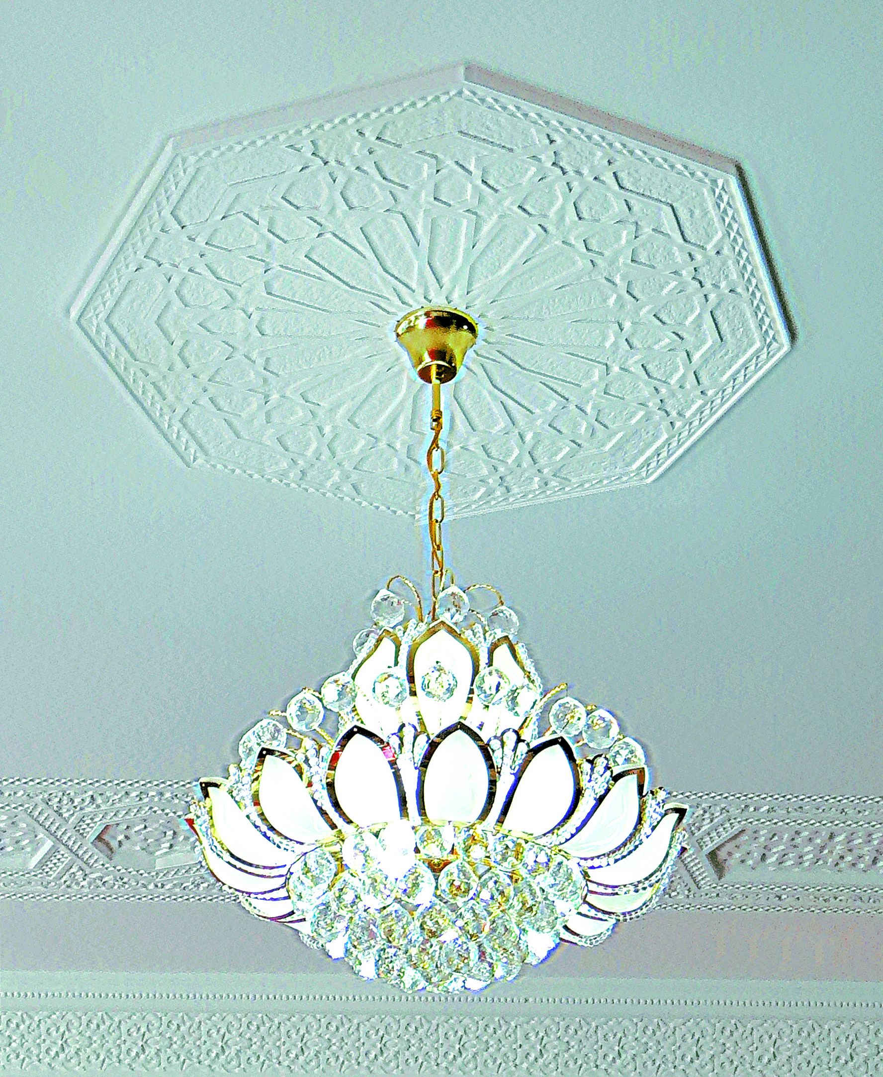 m422 mise en situation d'une rosace orientale en platre gamme Staff Decor