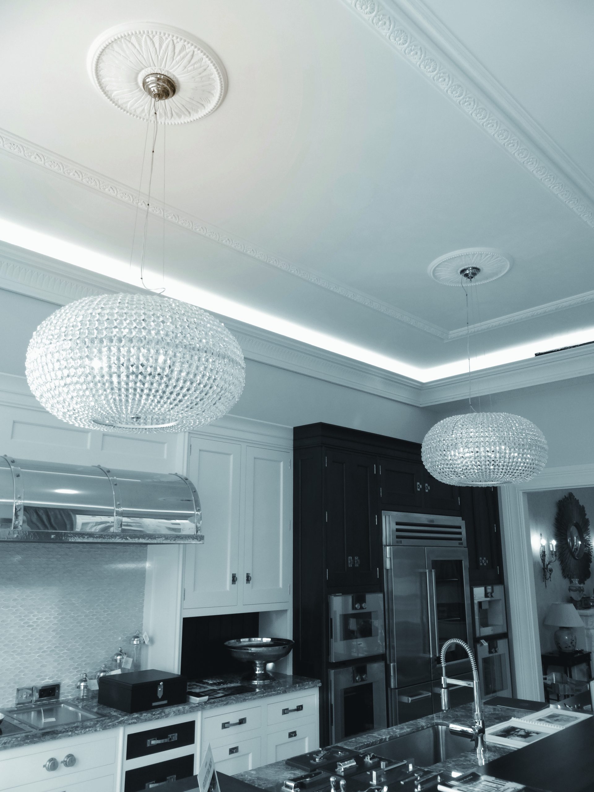 mise en situation m301 rosace en platre pour cacher les fils