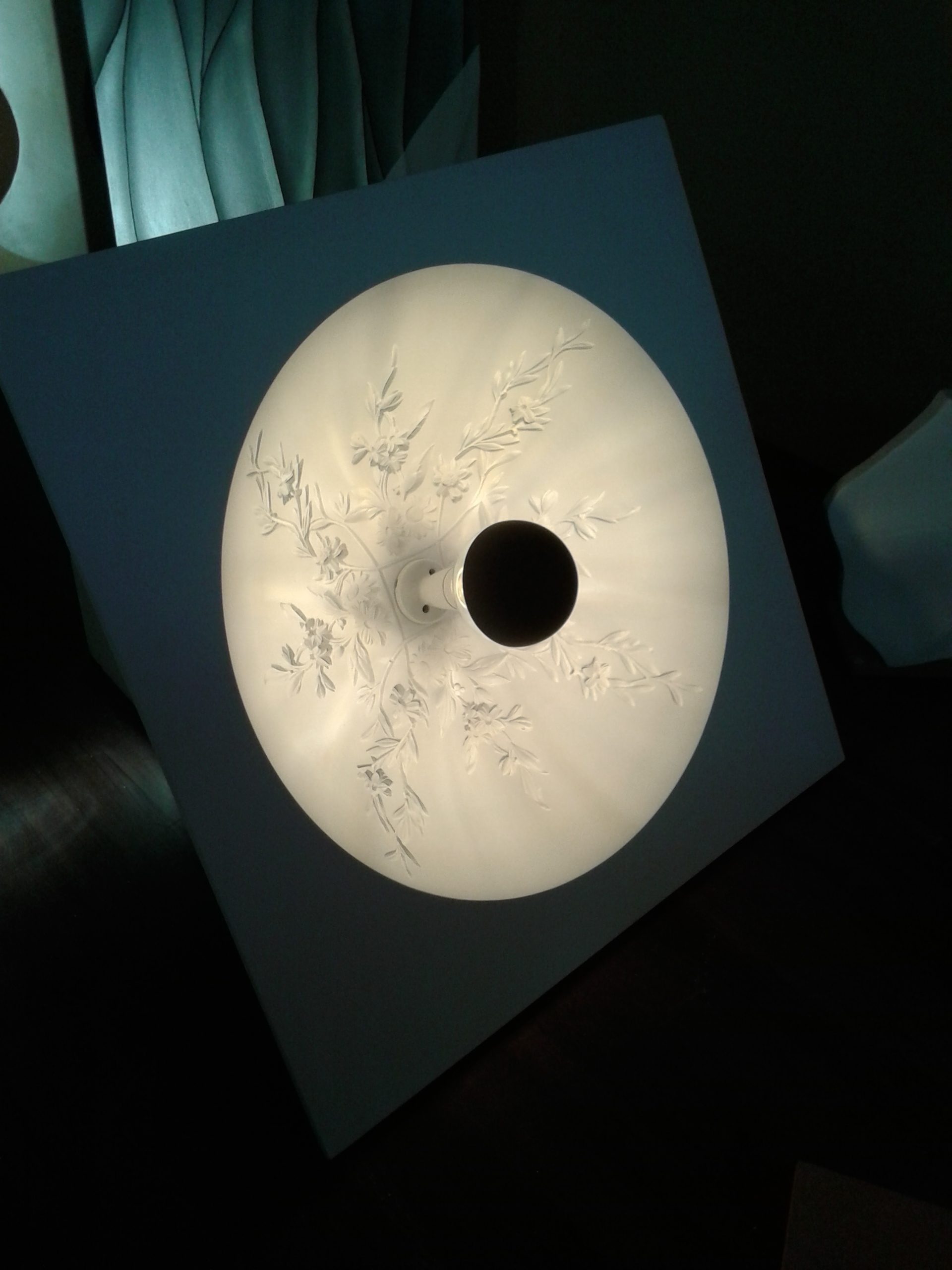 illuminez votre plfaond avec cette ccoupole en staff