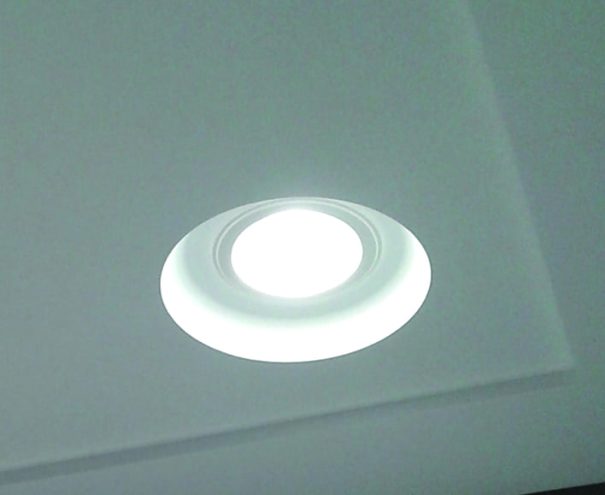 Illuminez votre plafond avec des encastrables ou encastrés en staff de chez Staff Décor
