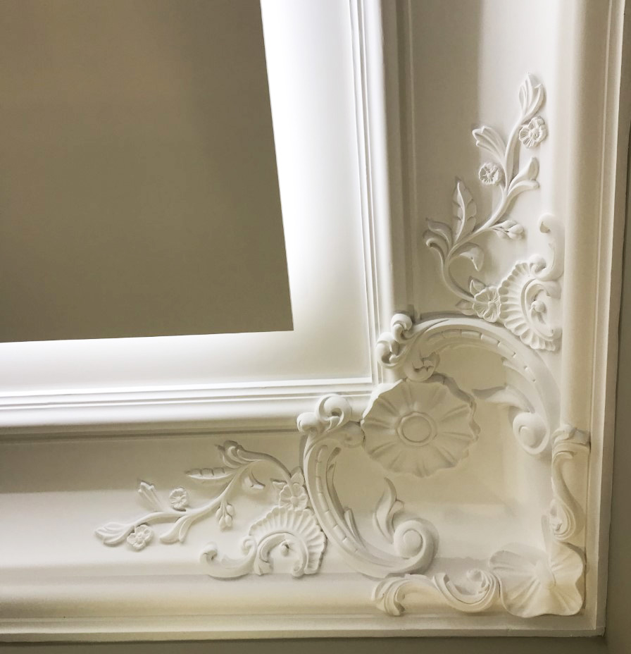 Intégration d'un cartouche d'angle plafond