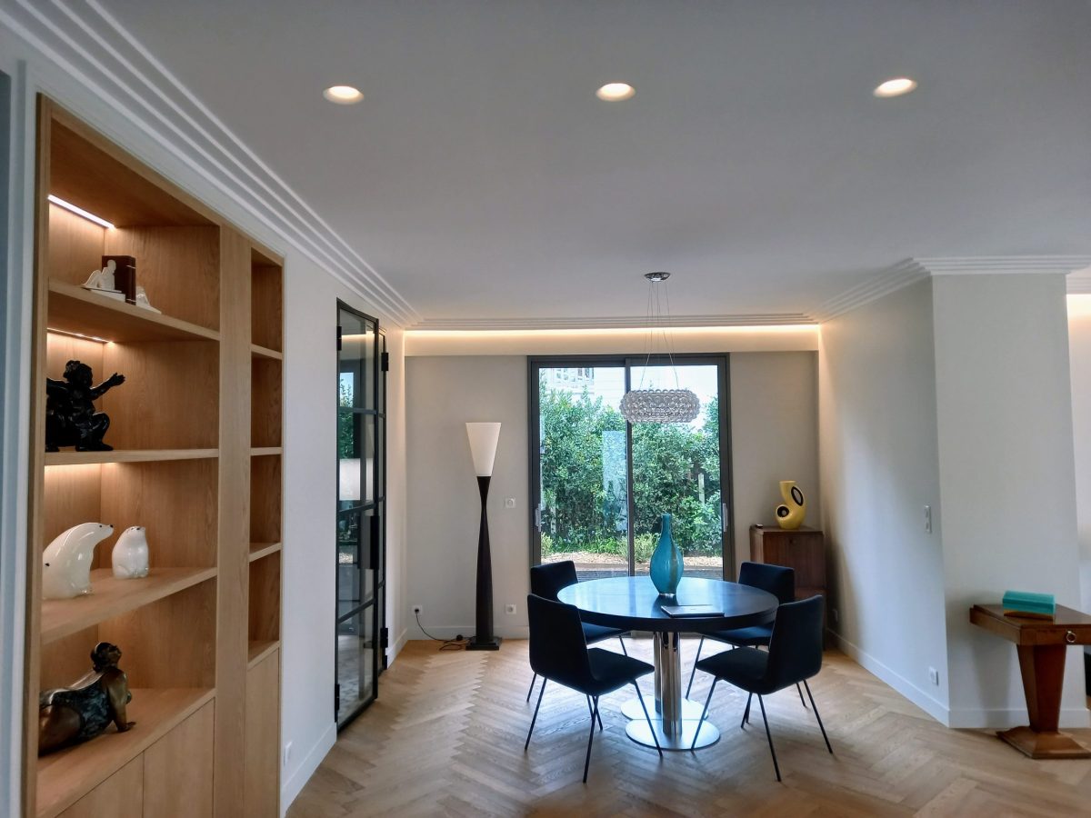 Corniche contemporaine D565 pour habiller en staff votre intérieur