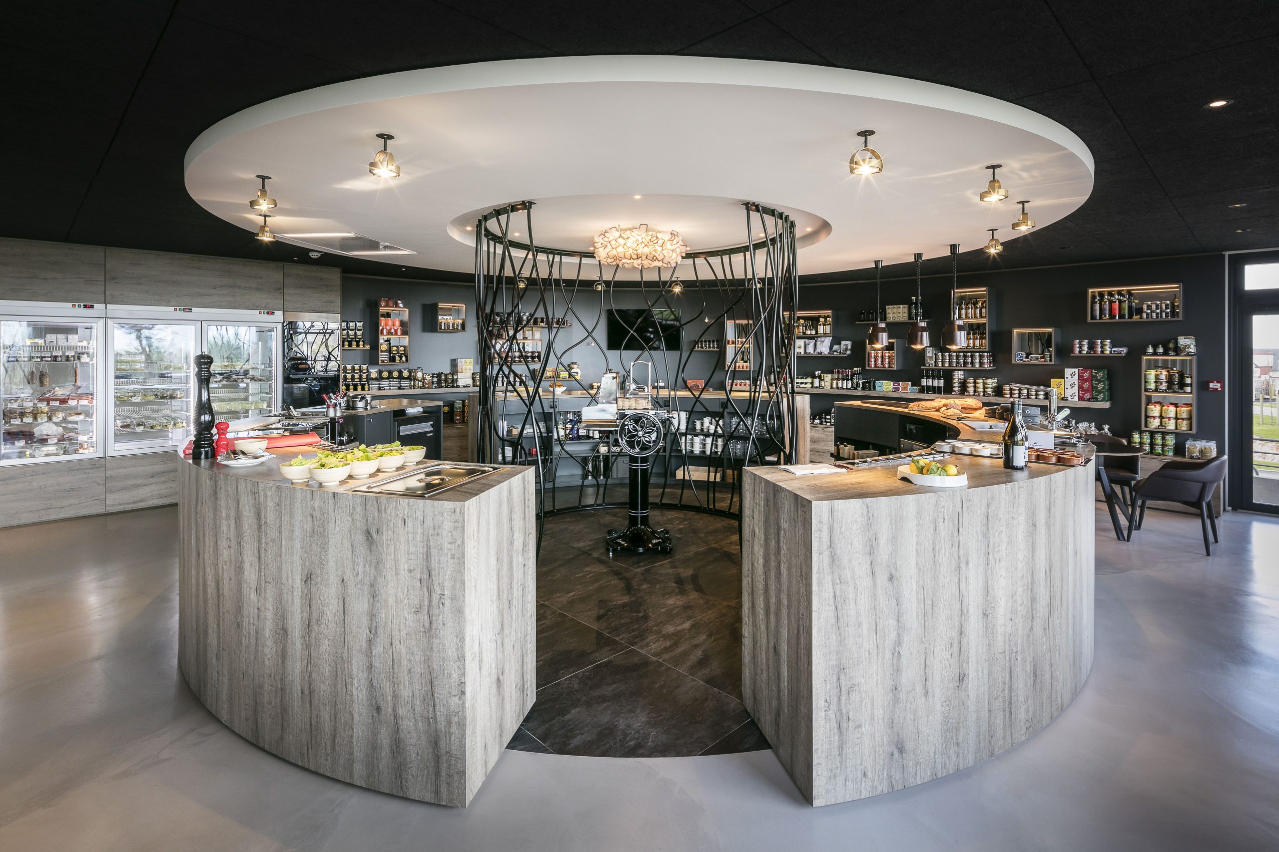 Hotel la butte staff décor