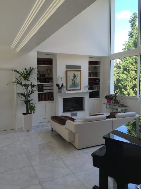 Osez le staff avec nos corniches contemporaines a coller sur votre plafond et mur